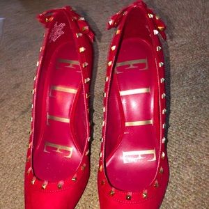 elle red heels